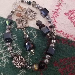 Handmade beaded bracelet and wearing set